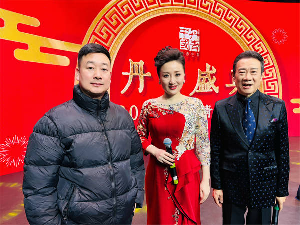 2026《丹青中国》新春晚会盛大举行：艺术家冯丽鹏再现东方美