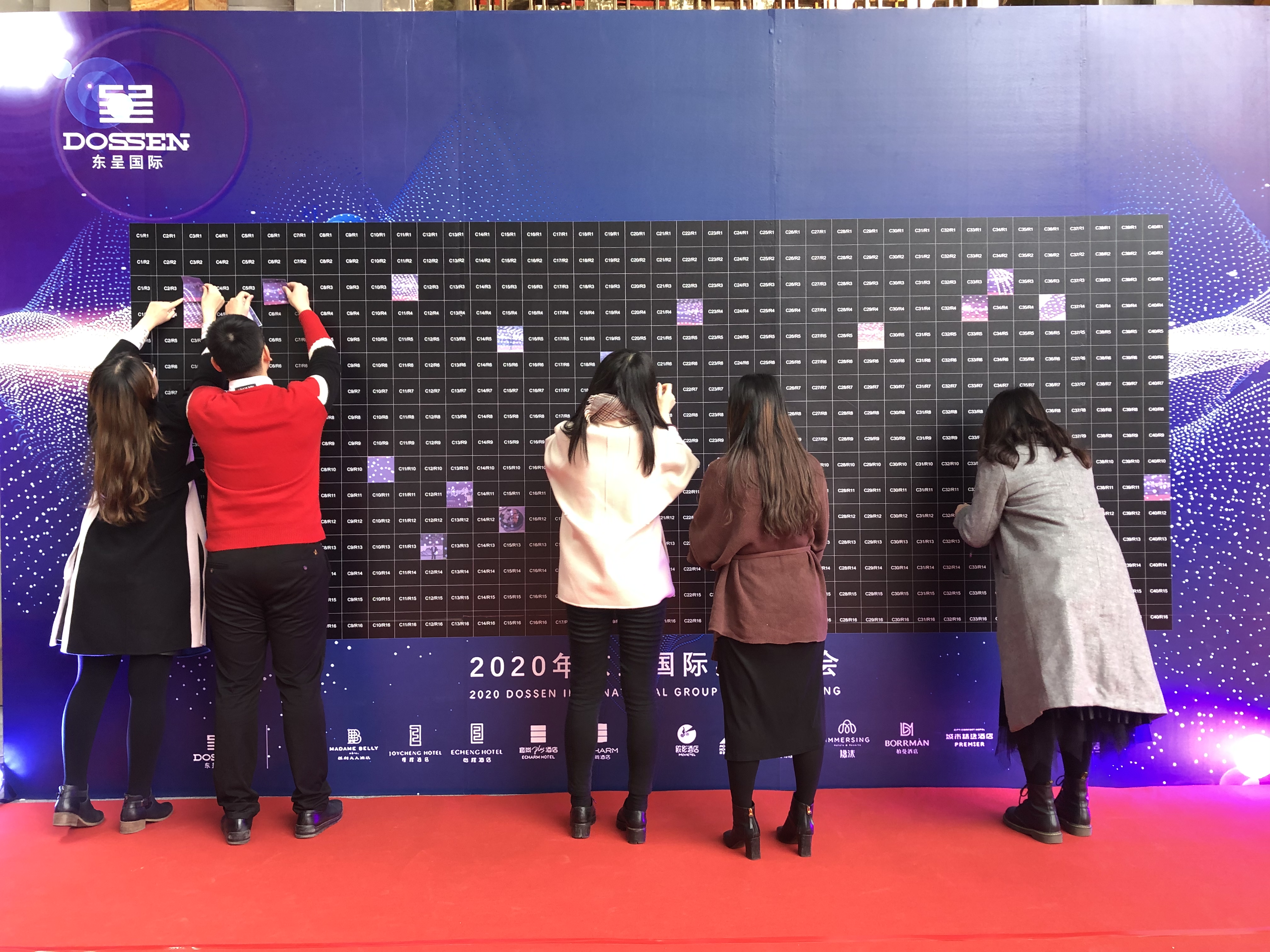 “马”力全开｜在北京环球解锁过年新方式